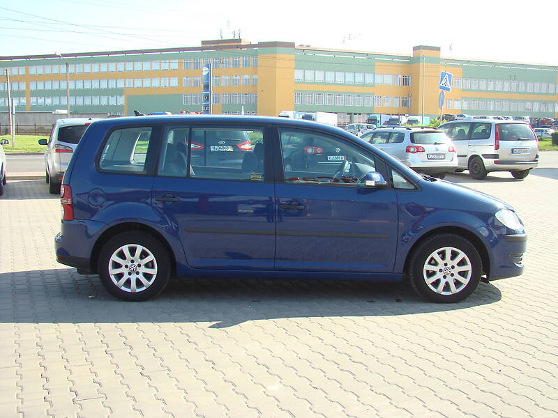 Мінівен Volkswagen Touran 2007 в Луцьку