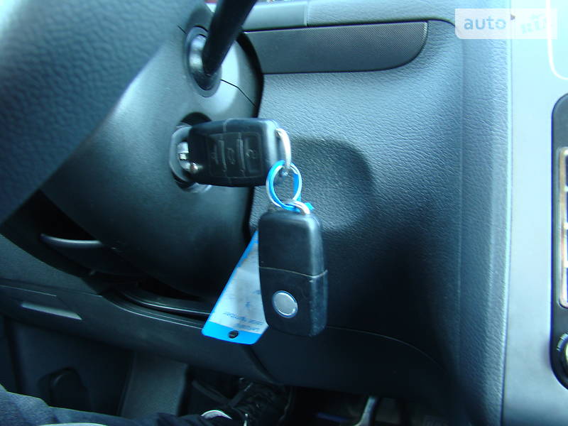 Мінівен Volkswagen Touran 2007 в Луцьку