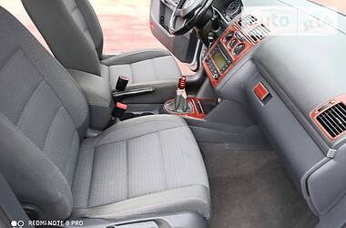 Мінівен Volkswagen Touran 2004 в 