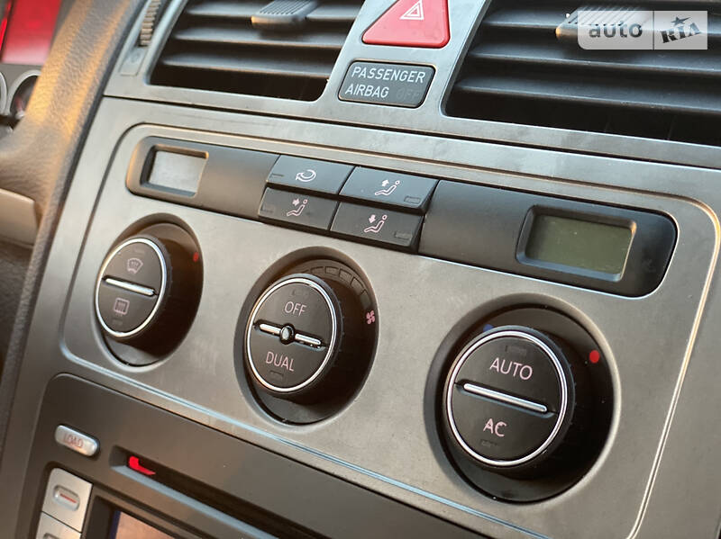 Мінівен Volkswagen Touran 2008 в Рівному