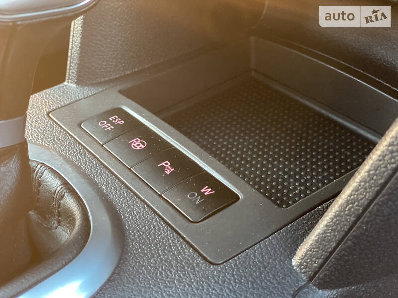 Мінівен Volkswagen Touran 2008 в Рівному