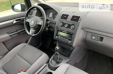Мінівен Volkswagen Touran 2013 в 