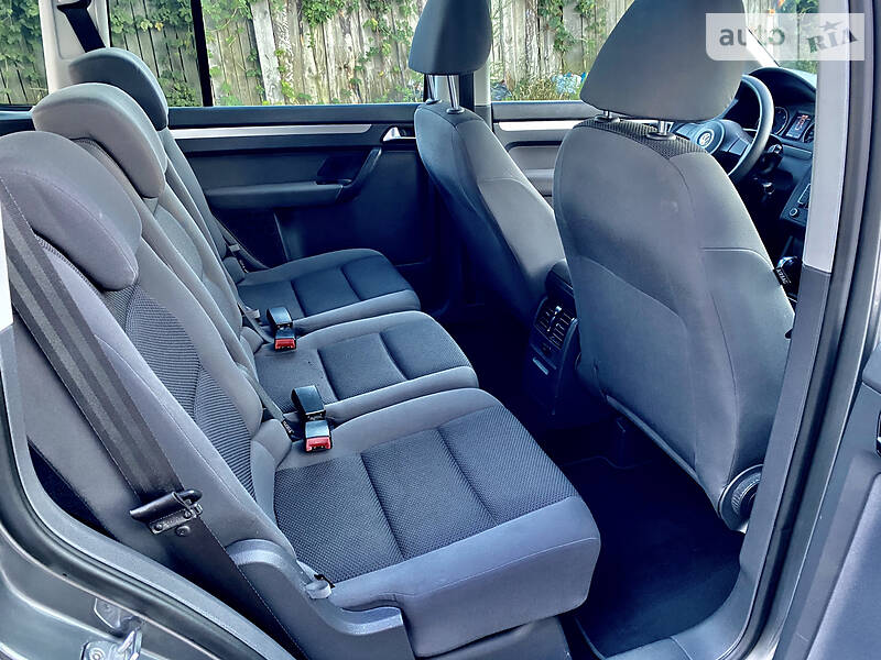 Мінівен Volkswagen Touran 2013 в Києві