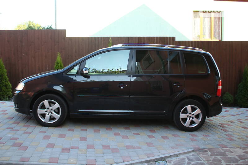 Універсал Volkswagen Touran 2005 в Львові