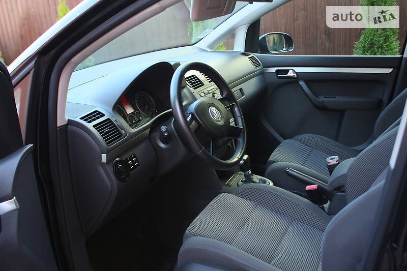 Універсал Volkswagen Touran 2005 в Львові