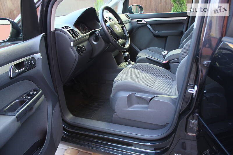 Універсал Volkswagen Touran 2005 в Львові