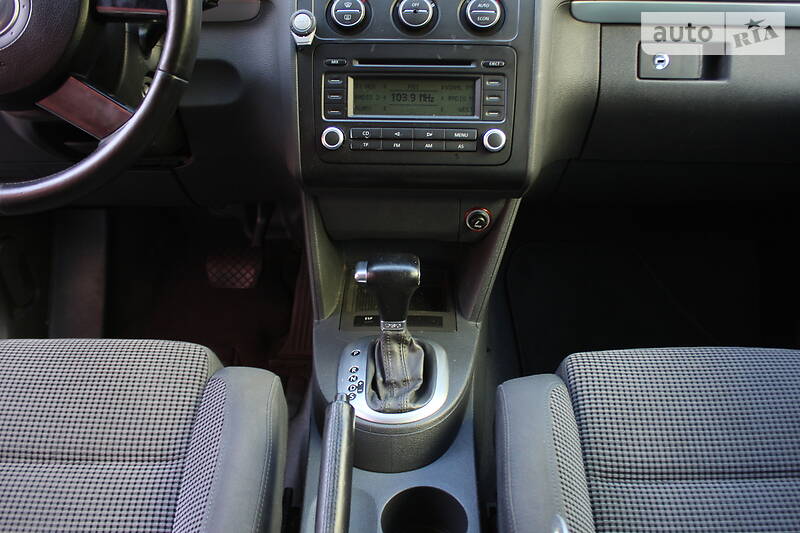 Універсал Volkswagen Touran 2005 в Львові