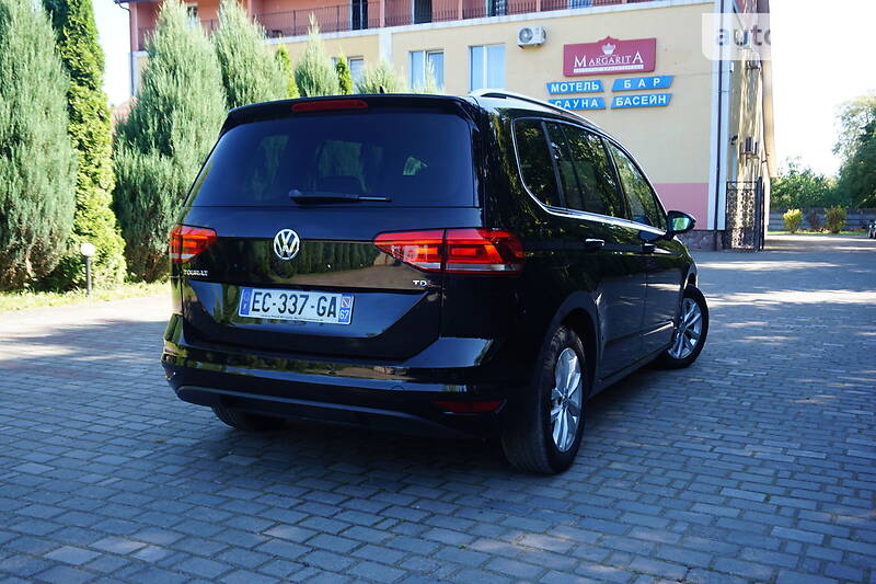 Універсал Volkswagen Touran 2016 в Самборі