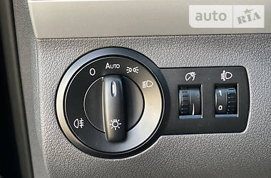 Мінівен Volkswagen Touran 2011 в 
