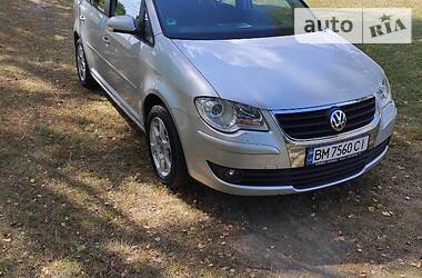 Минивэн Volkswagen Touran 2007 в Ромнах