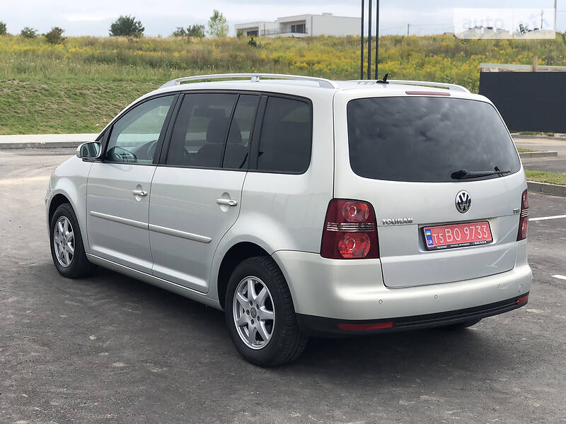 Мінівен Volkswagen Touran 2008 в Рівному