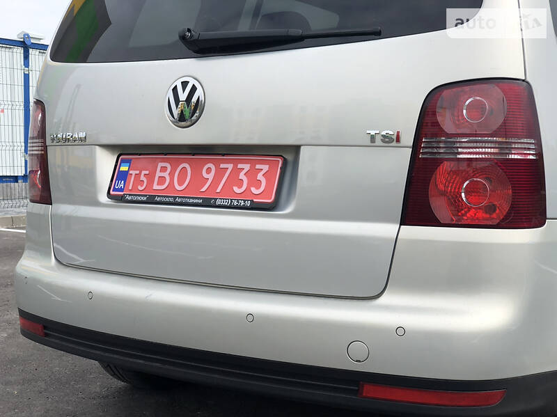 Мінівен Volkswagen Touran 2008 в Рівному
