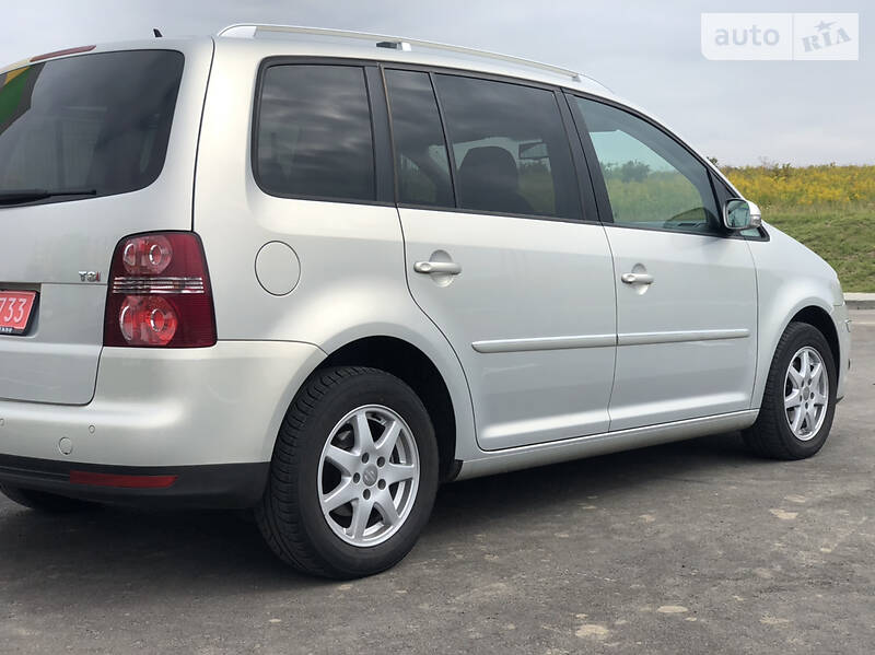 Мінівен Volkswagen Touran 2008 в Рівному