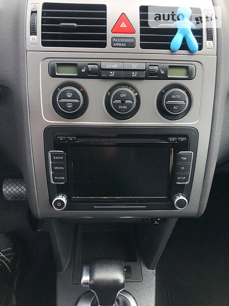 Мінівен Volkswagen Touran 2008 в Рівному