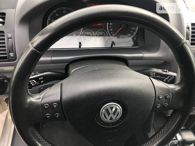 Мінівен Volkswagen Touran 2008 в Рівному