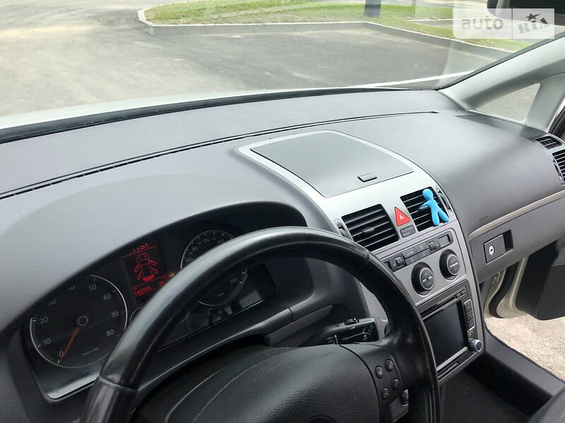 Мінівен Volkswagen Touran 2008 в Рівному