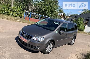 Мінівен Volkswagen Touran 2010 в 