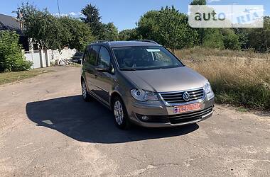 Мінівен Volkswagen Touran 2010 в 