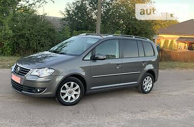 Мінівен Volkswagen Touran 2010 в 