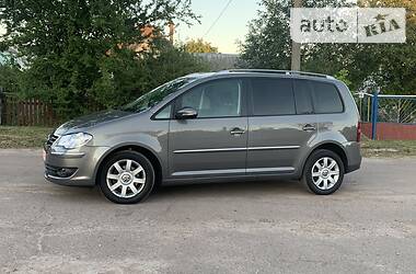 Мінівен Volkswagen Touran 2010 в 
