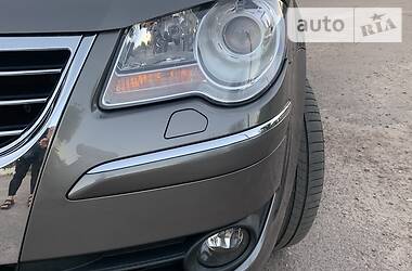 Мінівен Volkswagen Touran 2010 в 