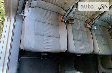 Мінівен Volkswagen Touran 2010 в 