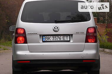Минивэн Volkswagen Touran 2007 в Ровно