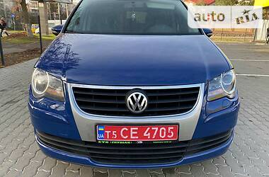 Минивэн Volkswagen Touran 2010 в Луцке