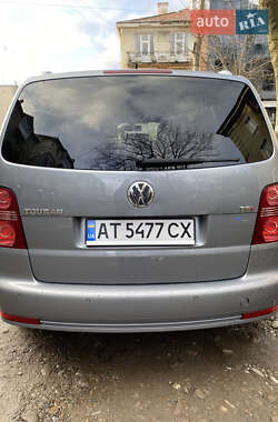 Минивэн Volkswagen Touran 2010 в Калуше