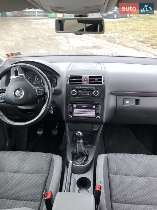 Минивэн Volkswagen Touran 2010 в Каменец-Подольском