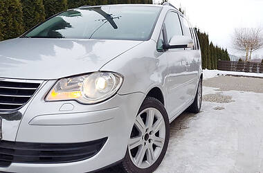 Минивэн Volkswagen Touran 2008 в Львове