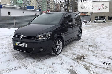 Мінівен Volkswagen Touran 2011 в Чернівцях