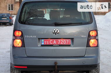 Минивэн Volkswagen Touran 2010 в Ровно