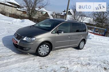 Минивэн Volkswagen Touran 2009 в Житомире