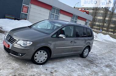 Минивэн Volkswagen Touran 2009 в Житомире