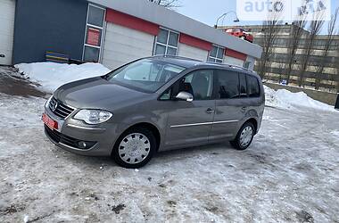 Минивэн Volkswagen Touran 2009 в Житомире