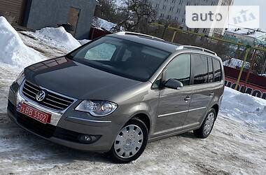 Минивэн Volkswagen Touran 2009 в Житомире