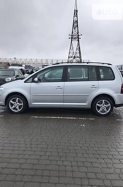 Минивэн Volkswagen Touran 2009 в Черновцах