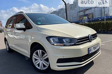Універсал Volkswagen Touran 2016 в Києві