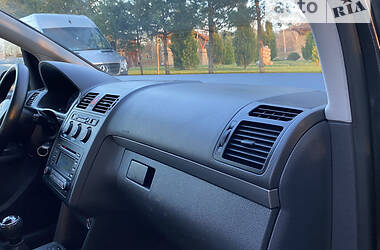 Минивэн Volkswagen Touran 2005 в Дрогобыче