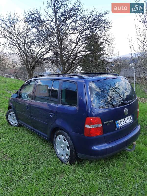 Минивэн Volkswagen Touran 2003 в Тячеве