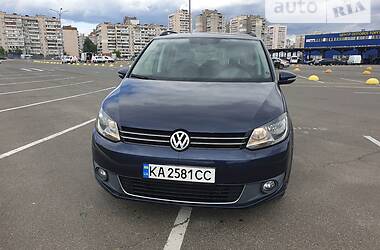 Мінівен Volkswagen Touran 2011 в Києві