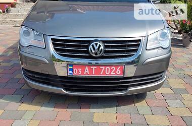 Мінівен Volkswagen Touran 2010 в Луцьку