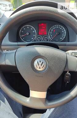 Мінівен Volkswagen Touran 2010 в Луцьку