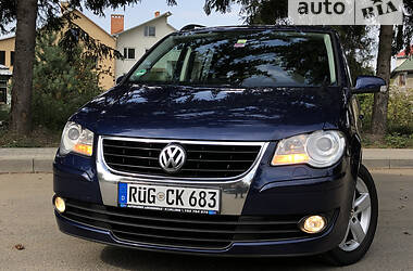 Универсал Volkswagen Touran 2008 в Самборе