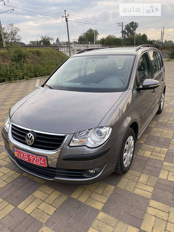 Минивэн Volkswagen Touran 2009 в Самборе