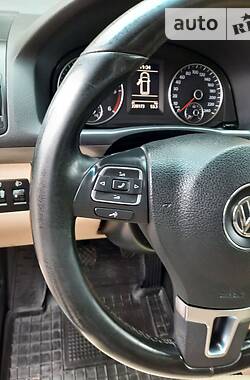 Универсал Volkswagen Touran 2013 в Черновцах