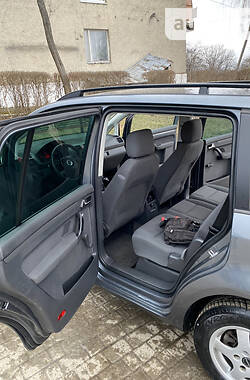 Минивэн Volkswagen Touran 2004 в 