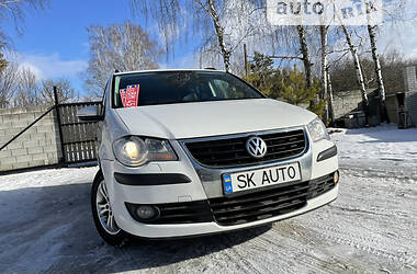 Минивэн Volkswagen Touran 2010 в Кременце