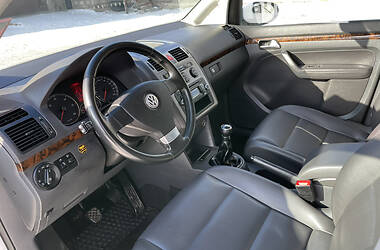 Минивэн Volkswagen Touran 2010 в Кременце